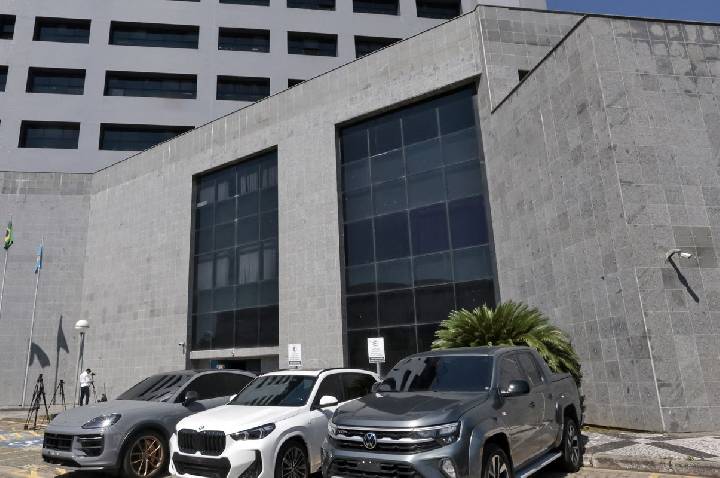 Ação da PF prende influenciadores envolvidos em lavagem de dinheiro