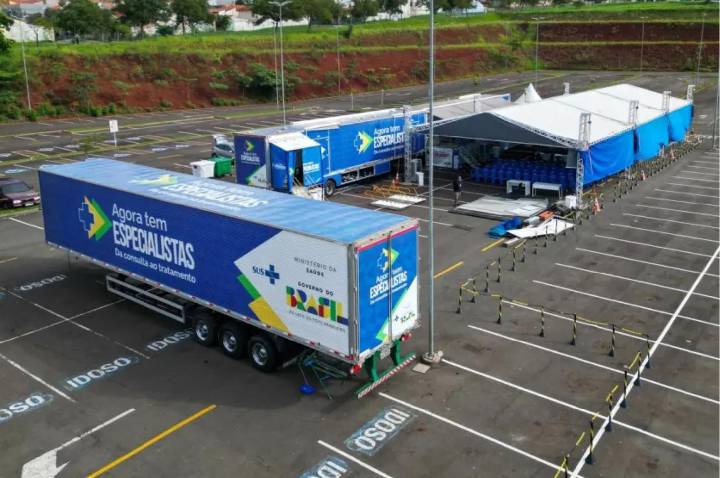 Carretas de Oftalmologia iniciam atendimentos e cirurgias de catarata em Londrina