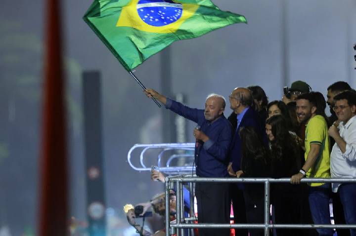 Líderes estrangeiros reconhecem vitória e parabenizam Lula