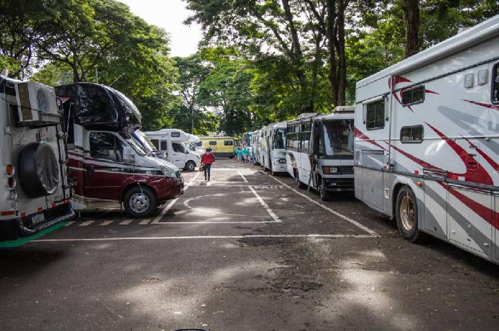 Maior caravana de trailers e motorhomes do Brasil passa por Apucarana, chama a atenção pela beleza e movimenta a economia com feira cultural e gastronômica