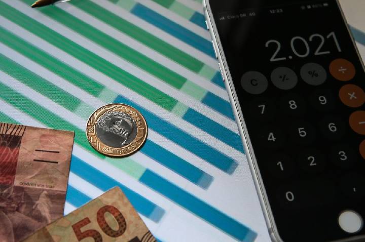 Mercado financeiro reduz projeção da inflação para 5,30%