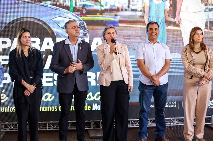 ‘Na Hora Maringá’, aplicativo que facilita a vida do passageiro do transporte coletivo, é lançado pela Prefeitura de Maringá