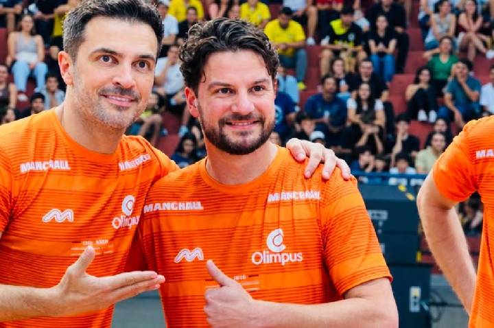 Rafael Cita participa de jogo festivo com Falcão e Amaral