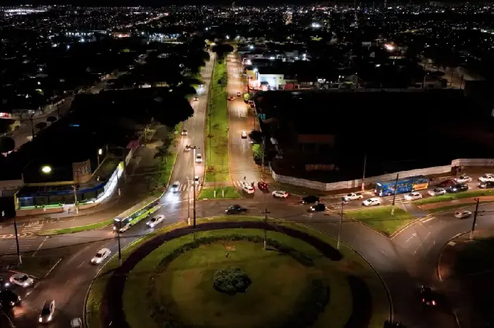 Rodovia Carlos João Strass recebe iluminação inédita em trecho de ligação com a Saul Elkind