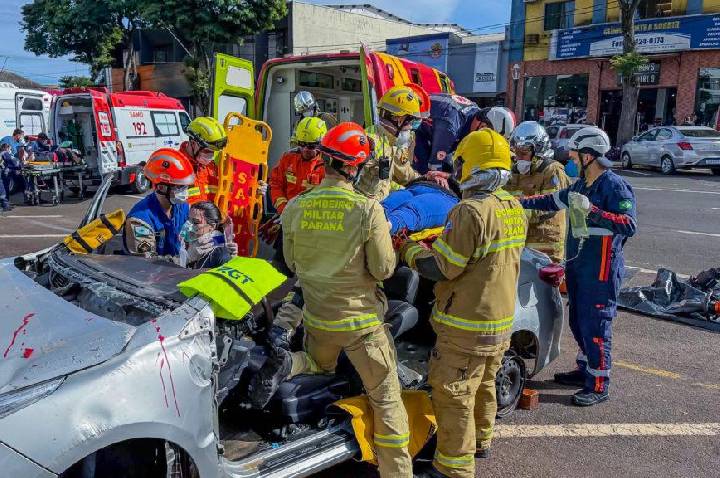 Simulado de trânsito com múltiplas vítimas encerra programação do Maio Amarelo em Apucarana