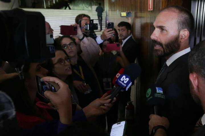 STF condena Eduardo Bolsonaro a inelegibilidade e a 4 anos de prisão