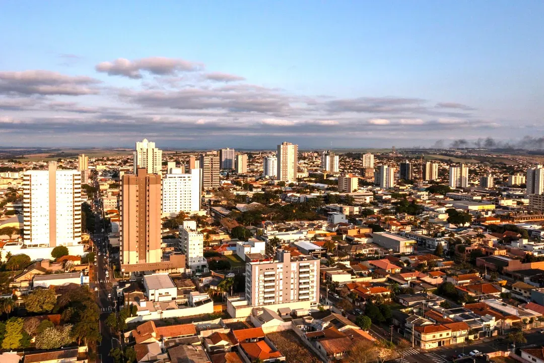 Arapongas registra aumento de quase 42% no saldo de empresas