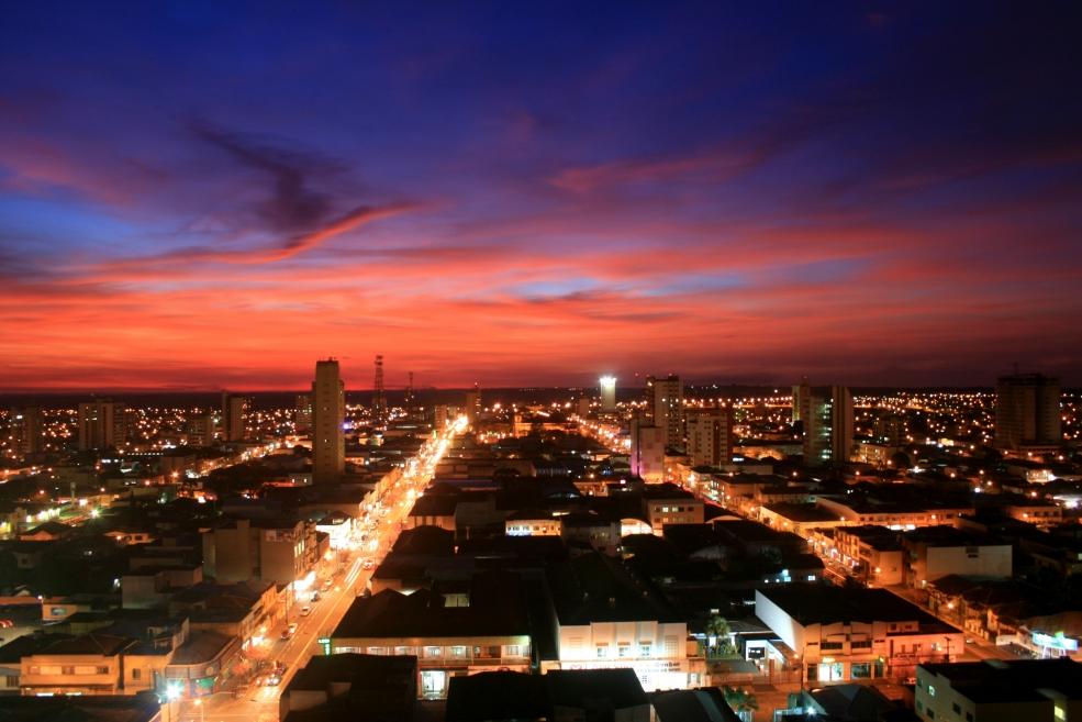 Arapongas está entre os 10 municípios com maior saldo de empregos no Paraná em 2025