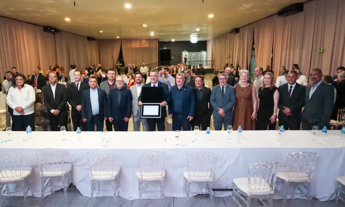Beto Preto é homenageado como Cidadão Honorário de Arapongas