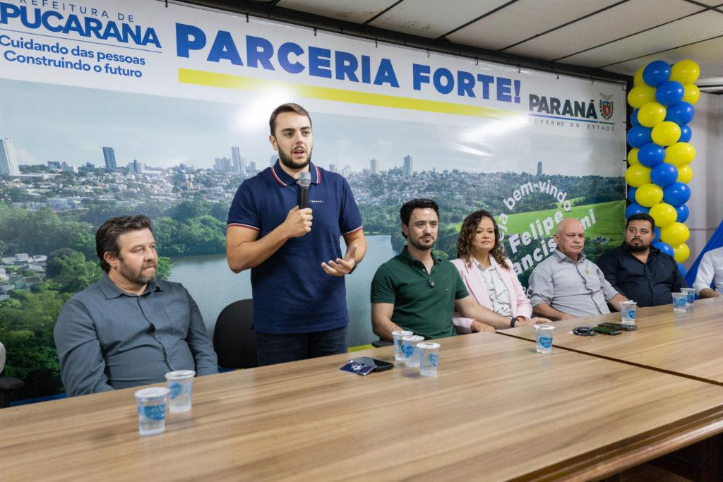 Deputado Francischini destina mais de R$ 3 milhões para compra de ônibus, motoniveladora e construção de UBS