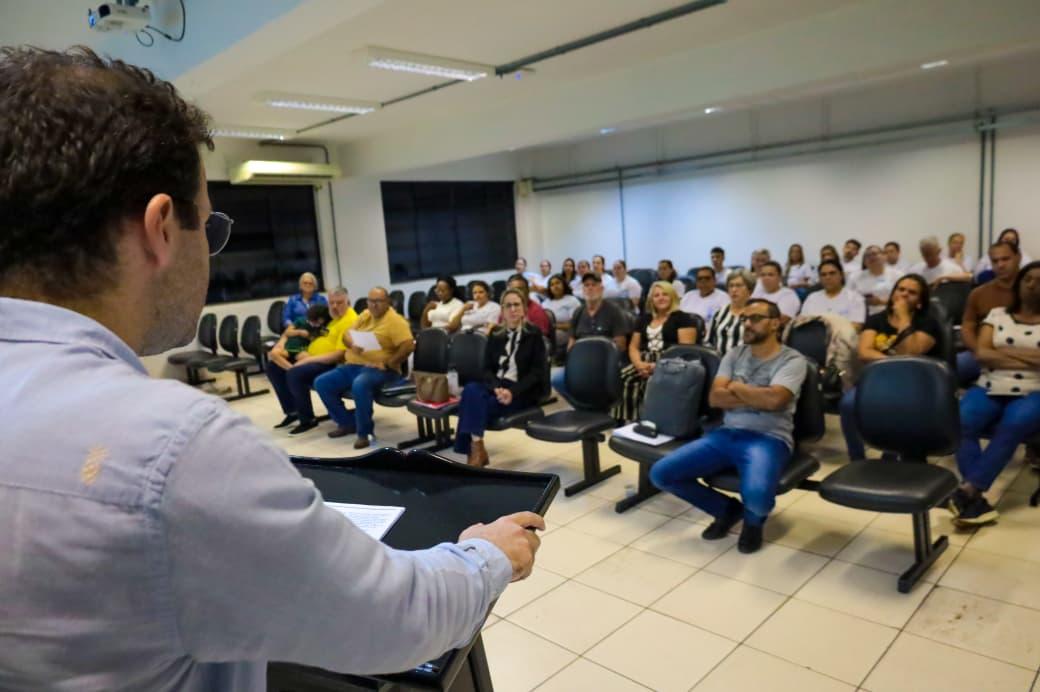 Prefeitura promove reunião plenária do Conselho Municipal de Saúde de Arapongas com foco em saúde mental e regulação