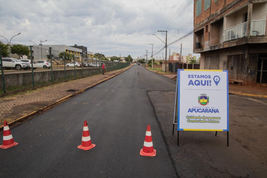Prefeitura recupera asfalto em trecho estratégico e melhora acesso a bairros, Apae e UTFPR