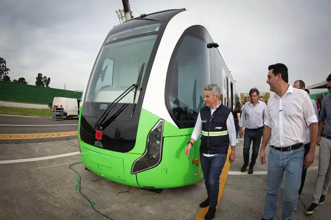 Saiba como é o projeto de bonde urbano que será implantado no PR