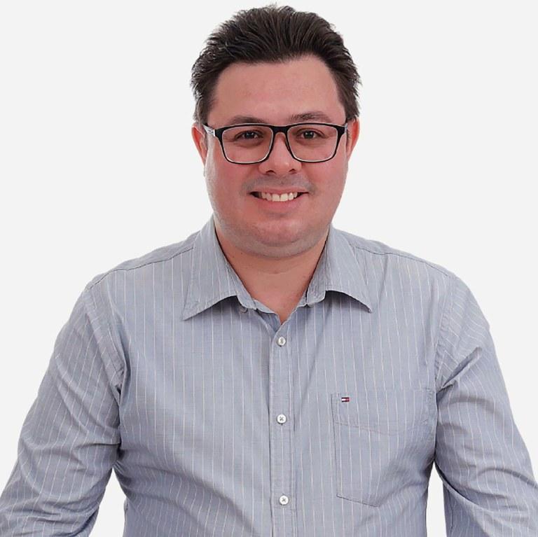 Câmara de Apucarana realiza posse do vereador Lucas Leugi neste sábado (4)