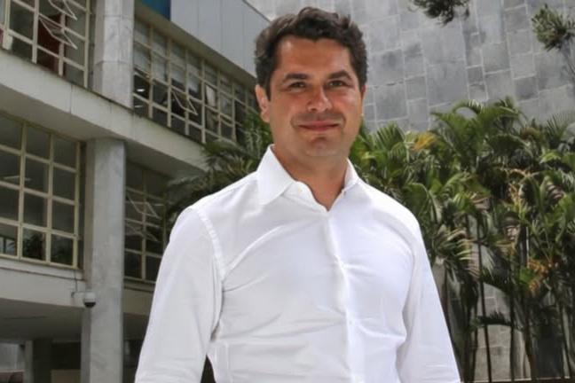 ALEXANDRE CURI DISPARA COMO FAVORITO E VIRA NOME PREFERIDO PARA O GOVERNO DO PARANÁ EM 2026