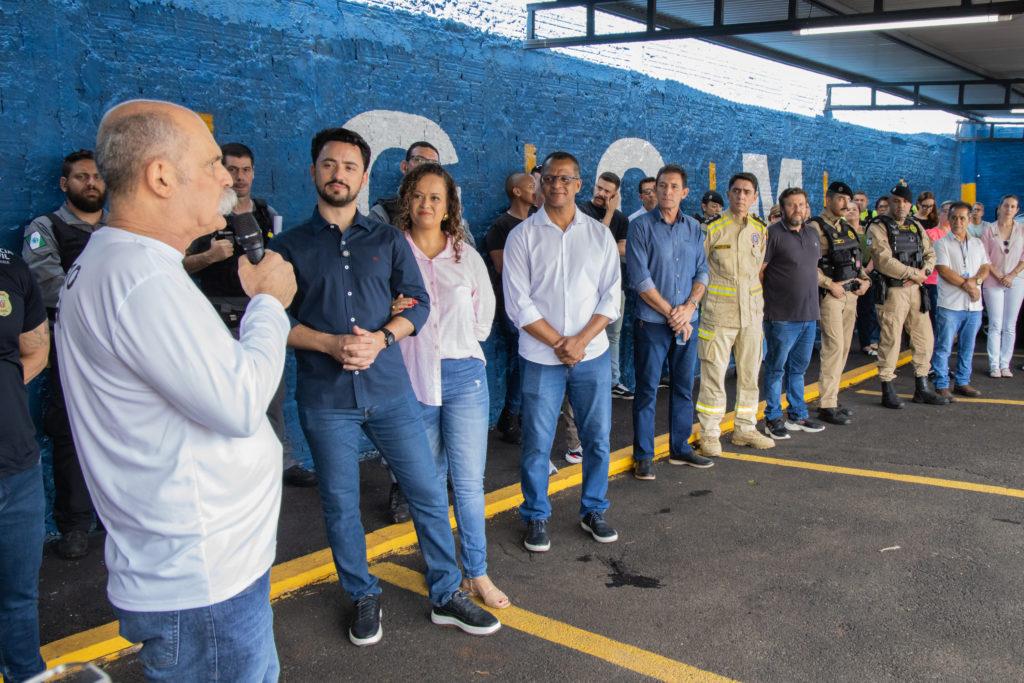 Prefeito e deputado Sargento Fahur entregam nova viatura para a Guarda Municipal
