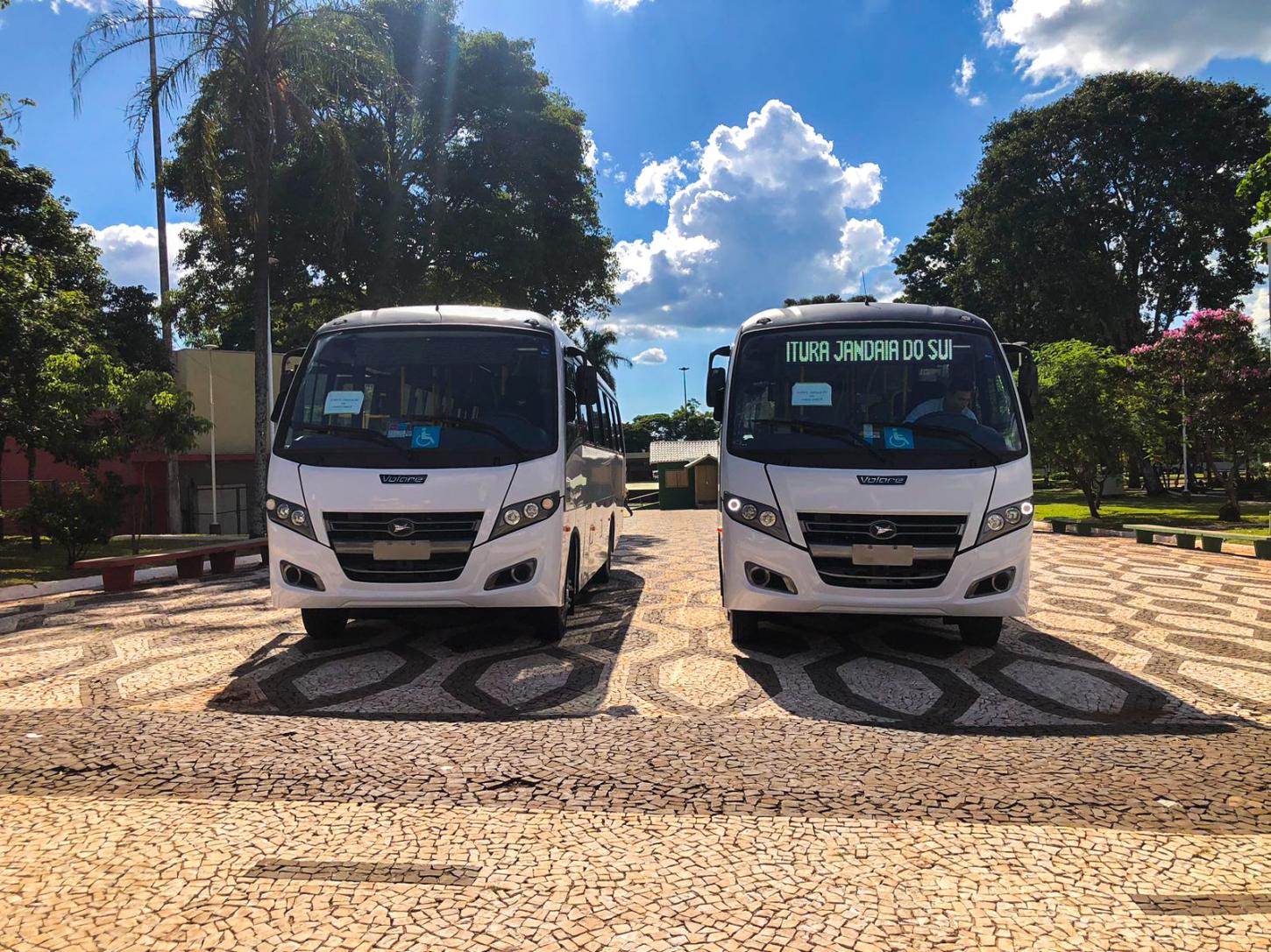 Jandaia do Sul recebe dois ônibus para o Transporte Coletivo Urbano Gratuito