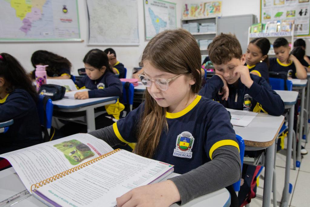 Prefeitura de Apucarana avança na alfabetização e eleva a fluência leitora no 2º ano para 7,1