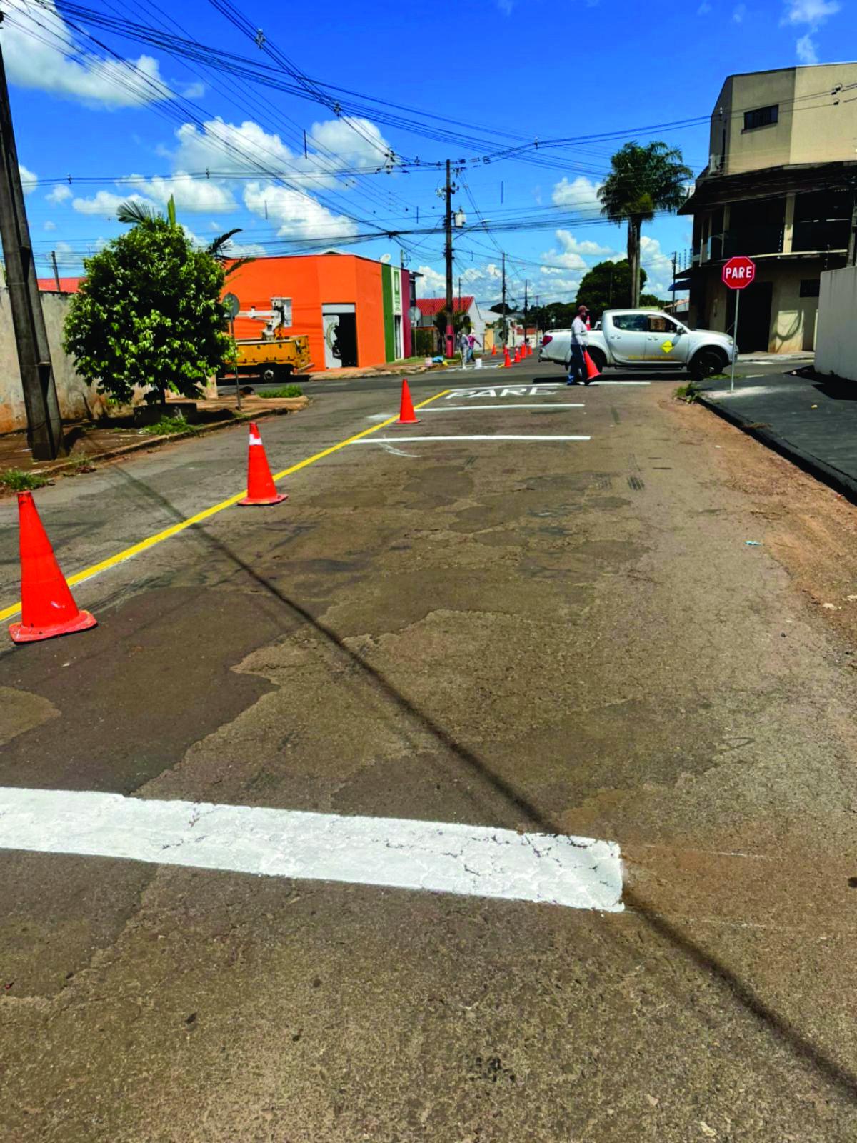 Rua Rendeira, no Jardim Aeroporto em Arapongas, passa a ser via preferencial