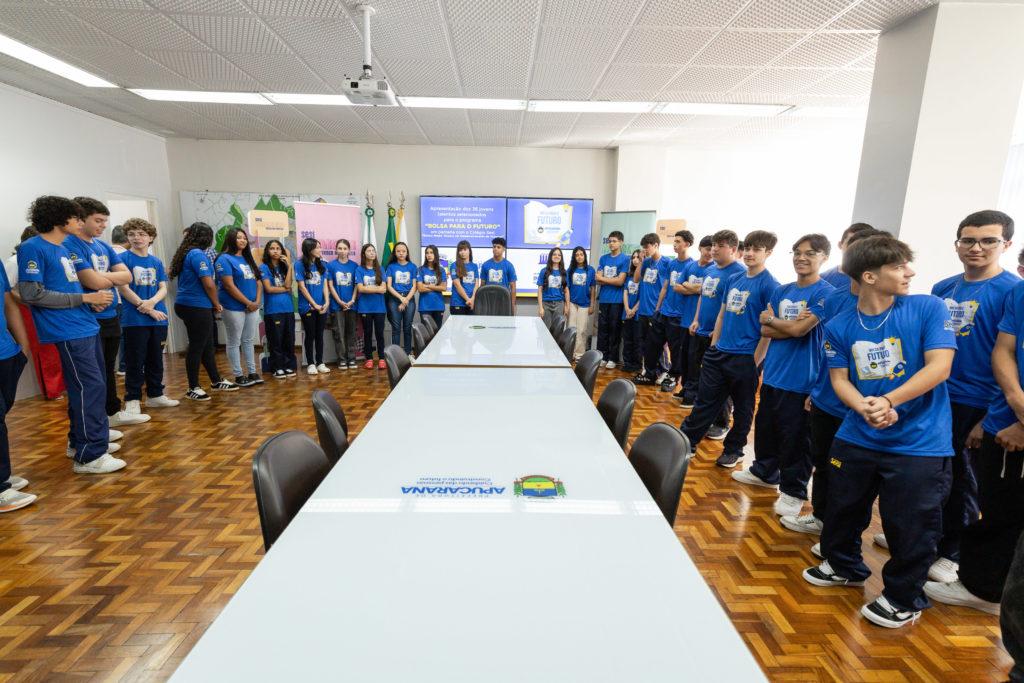 Prefeitura recepciona 36 talentos do Bolsa para o Futuro e inicia formação que vai transformar vidas e impulsionar Apucarana