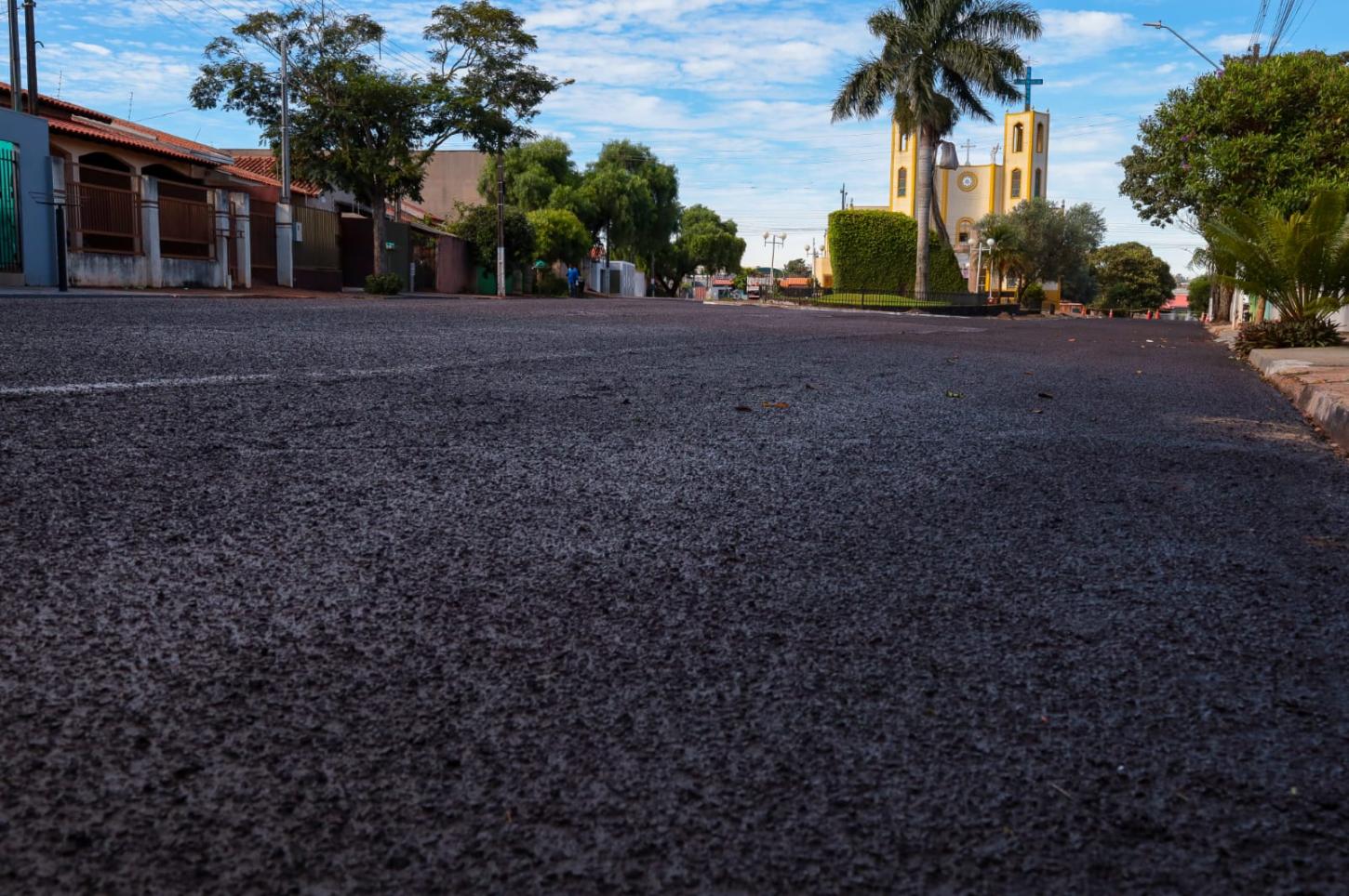 Recuperação da malha asfáltica com micropavimento chega à Zonal Sul de Arapongas