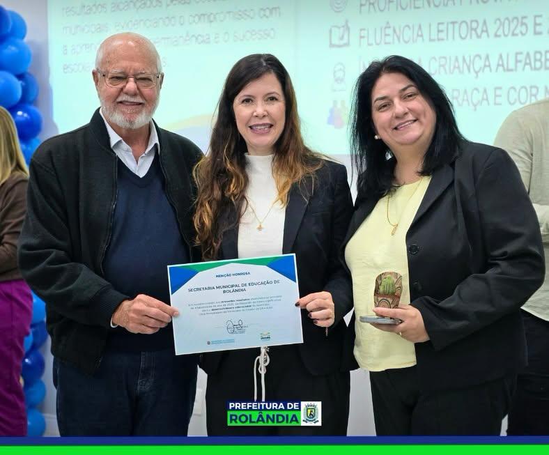 Rolândia é destaque regional e recebe certificações na educação