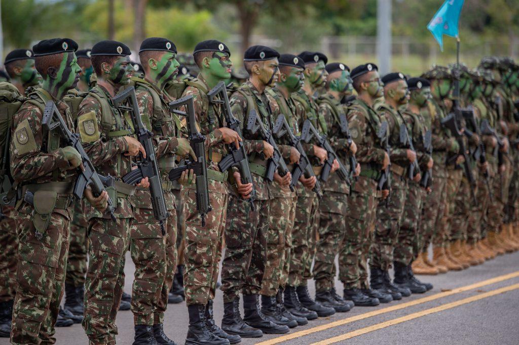 Jovens que fizeram o alistamento devem comparecer pessoalmente à Junta Militar