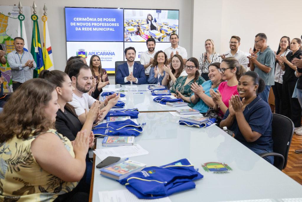 Prefeitura de Apucarana empossa 10 novos professores para reforçar quadro de profissionais da educação infantil