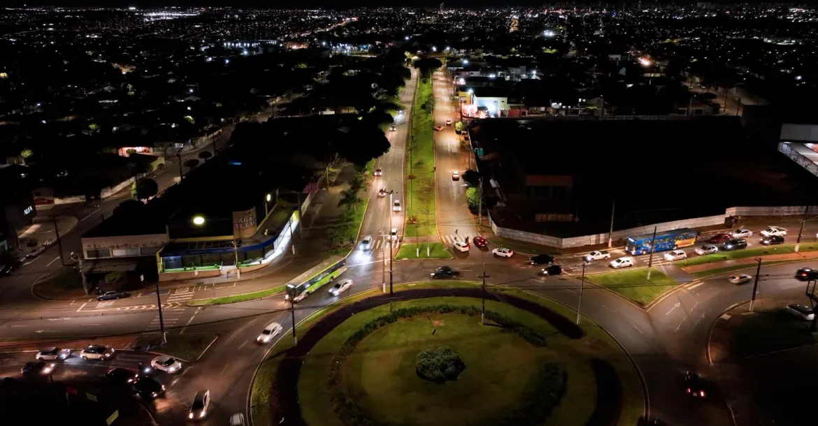 Rodovia Carlos João Strass recebe iluminação inédita em trecho de ligação com a Saul Elkind