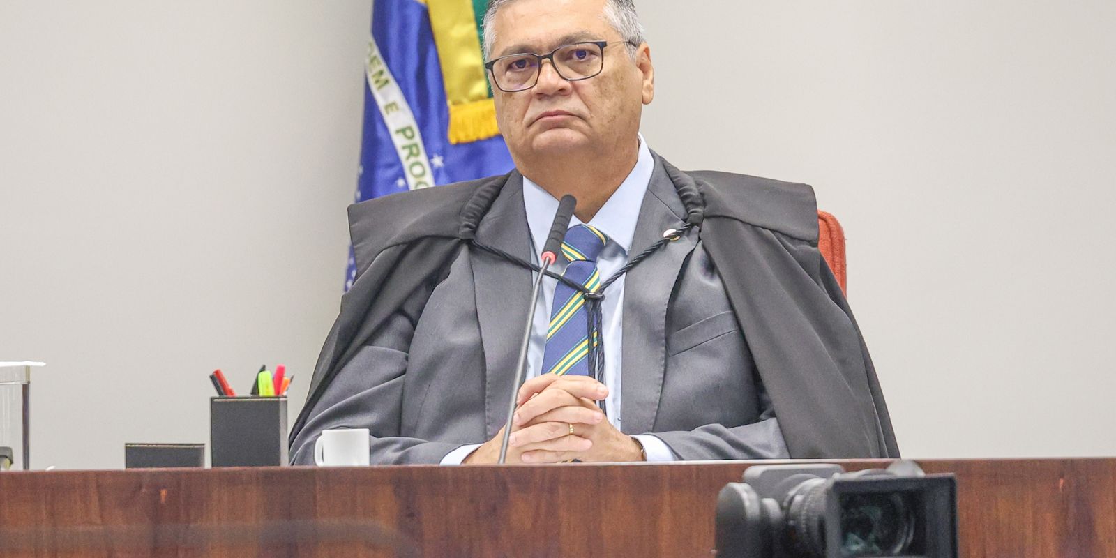 Dino determina afastamento do presidente do TCE do Maranhão 