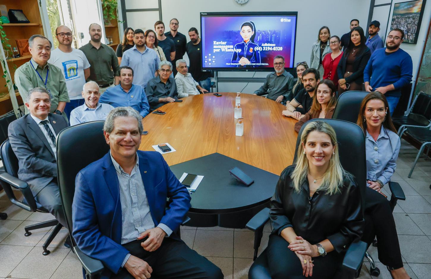 Para facilitar acesso da comunidade, Prefeitura de Maringá lança ‘Mari’, assistente virtual com IA para atendimento via WhatsApp