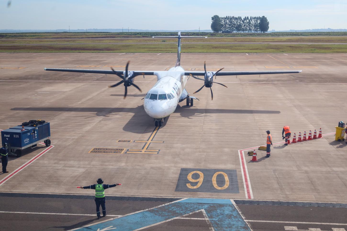 Aeroporto de Maringá ganha novo horário para Curitiba e bate recorde com 749 voos no mês