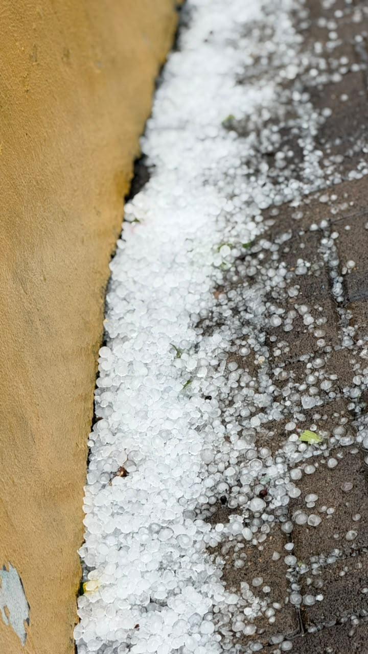 Chuva com granizo causa medo e transtornos em Arapongas